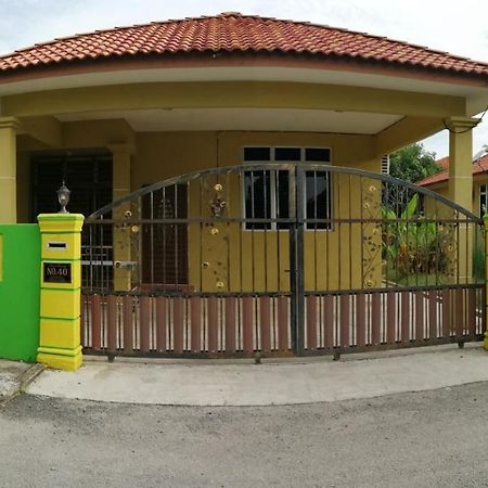 Assyifa Homestay Дунгун Экстерьер фото