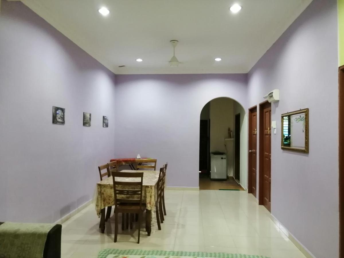Assyifa Homestay Дунгун Экстерьер фото